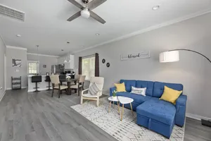 Image of Cozy & Modern Home Close to Uptown & Airport