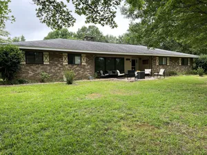 Image of Lakefront retreat, perfect for Alabama or Mississippi State games.