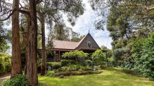 Image of Collins Street House in Red Hill