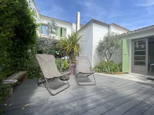 Image of Family home: garden, quiet, sunny, in the heart of the village + independent studio apartment