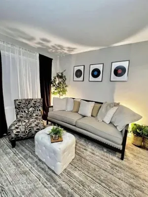 Image of Spring Townhome mins to Six Flags • Truist Park • ATL