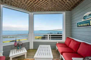 Image of Summer Breeze: Soundfront condo, dog friendly, community pool!