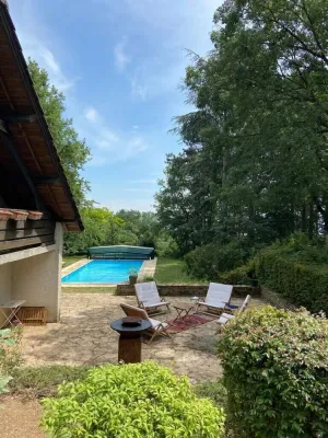 Image of Villa above vineyards with swimming pool
