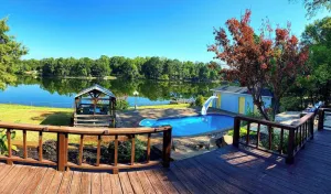 Image of Relaxing Lake View Retreat in Mineola , TX
