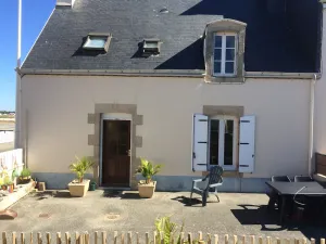 Image of Fisherman's house a few meters from the beach
