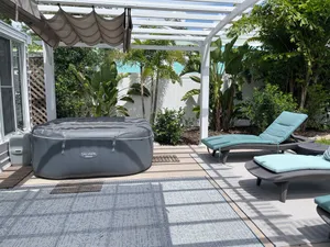 Image of Quiet beach cottage with SPA near Anna Maria Island and IMG, downtown