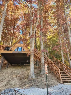 Image of Joshua Tree\/Unique Lakeview 4 Person A-Frame Cabin