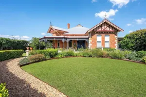 Image of Luxury at Lauralla - An Elegant Victorian Escape
