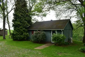Image of Country Cottage get away w\/ fire pit & breath-taking scenery
