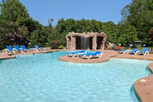 Image of Southern comfort all-suite getaway with private hot tub, on-site pool & tennis