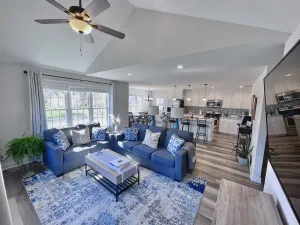 Image of Cheerful 4 bedroom w\/ game room, gym and free parking