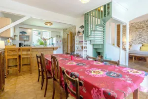 Image of Cottage 'Ancienne Maison De Famille 6-8 Pers' with Private Terrace, Private Garden and Wi-Fi