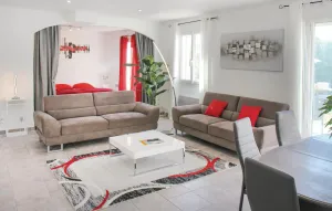Image of Amazing home in Salon de Provence