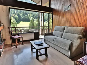 Image of Spacious 3-Room Mezzanine – Sleeps 7 – Near Village Center – Ski Shuttle – Balcony – Garage