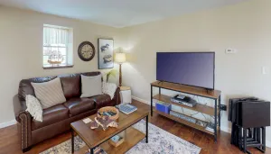 Image of 2 bed Carriage House\/Pet friendly-Walk to Village