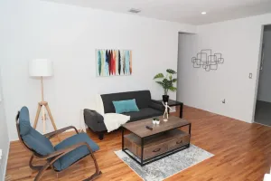 Image of Spacious 1 bed\/1bath  apt great location w\/parking