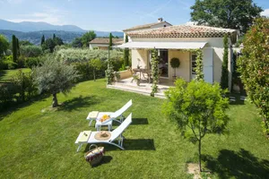 Image of \"L'Olivaie side Garden\"