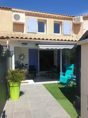 Image of Air-conditioned villa, free WIFI, 500 m from the beach in residence with swimming pool.