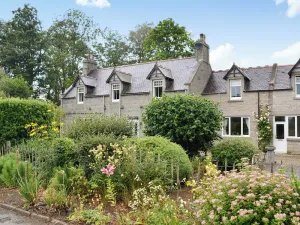 Image of 4 bedroom accommodation in Alford