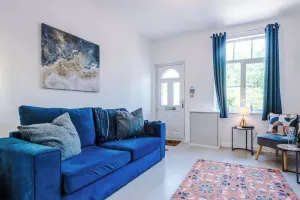 Image of Spacious 3-bed home in Nantwich by 53 Degrees Property - Amazing location, Ideal for Groups - Sleeps 6