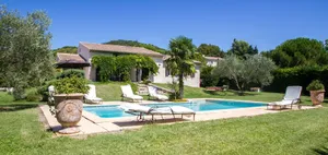 Image of Provençal villa with HEATED SWIMMING POOL near LOURMARIN and LUBERON vineyards
