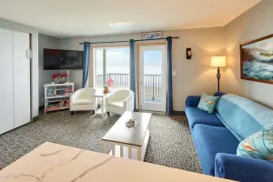 Image of Thunder the Covers - Balcony over the beach, WIFI, heated pool!