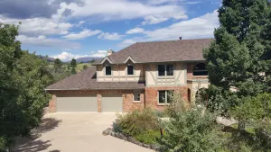 Image of Lush setting, minutes to downtown Colorado Springs