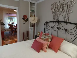 Image of Private Suite at Sisley Inn-10 Minutes to Downtown!