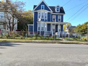 Image of Cozy 4 bedroom house 25 minutes from PHL Airport come stay with us.