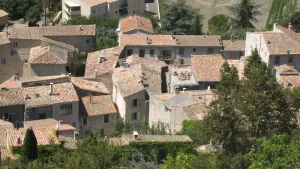 Image of La Maison Jaune, a small Provencal house in the city