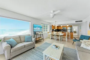 Image of Oceanfront 3 Bedroom Penthouse with Private Hot Tub
