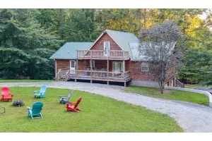 Image of Spacious Retreat on Dale Hollow! Walking distance to Safe Harbor Wisdom Dock.