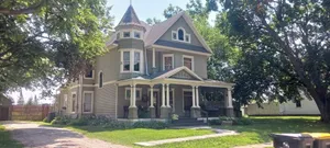 Image of Sleeps 12…. 5 beds and a sofa sleeper. 20 min from West Des Moines..