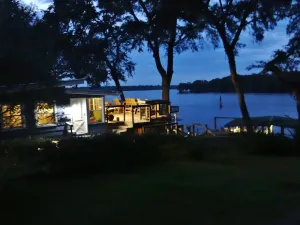 Image of Charming cottage w\/ incredible views and outdoor living areas! HUGE dock. CLEAN!