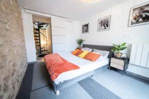 Image of Luxury house with exterior - 25 min from Paris
