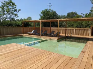 Image of Estate with villa, swimming pool and tennis court