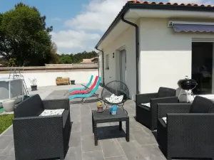 Image of Cosy house with garden and above-ground pool