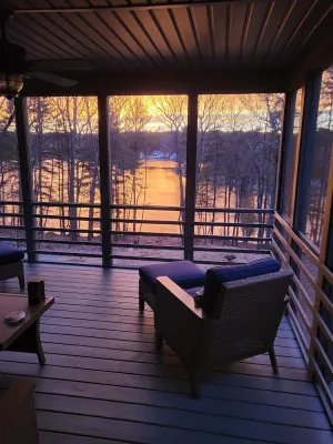 Image of \"Duck Rock\" Lakefront House with 200' Private Waterfront