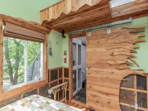 Image of Quirky Fun B&B: Tree House Unit- Pet friendly