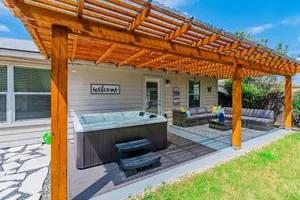 Image of Luxury Oasis Hot-tub, Games & Bbq By Fiesta Tx
