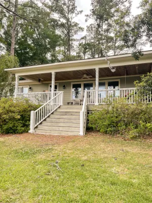 Image of Pet-friendly easy access 3 bedroom retreat with fantastic Shallotte River views