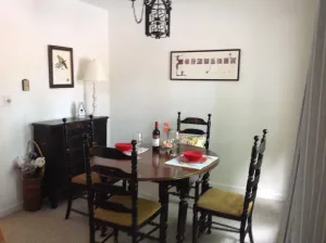 Image of 2 Bedroom newly renovated townehouse, beautifully decorated at Garfield House