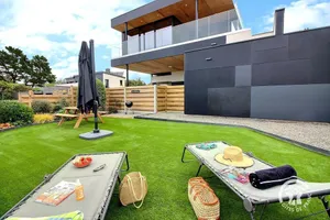 Image of The black house
