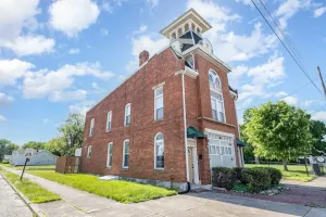 Image of 101 Crawford Street unit B · Funky Firehouse Renovated into Modern 2 BDR\/1 Bath