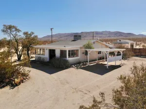 Image of Mayfair House - 4 Minutes to National Park!