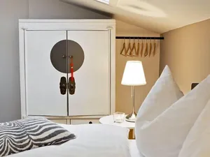 Image of Apartment 4 - Moving mountains