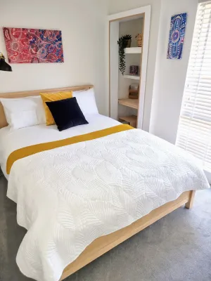 Image of Queen bed apartment- No sharing, your very own space