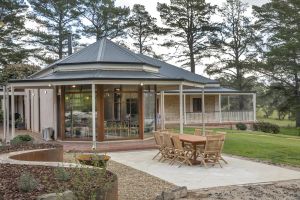 Image of Adelaide Hills country house - Balhannah