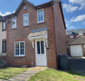 Image of Luxury 3 Bedrooms, Driveway, Garage, Garden, M1
