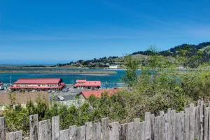 Image of Cute, Dog-Friendly Cottage with Bay and Ocean Views - Close to the Beach